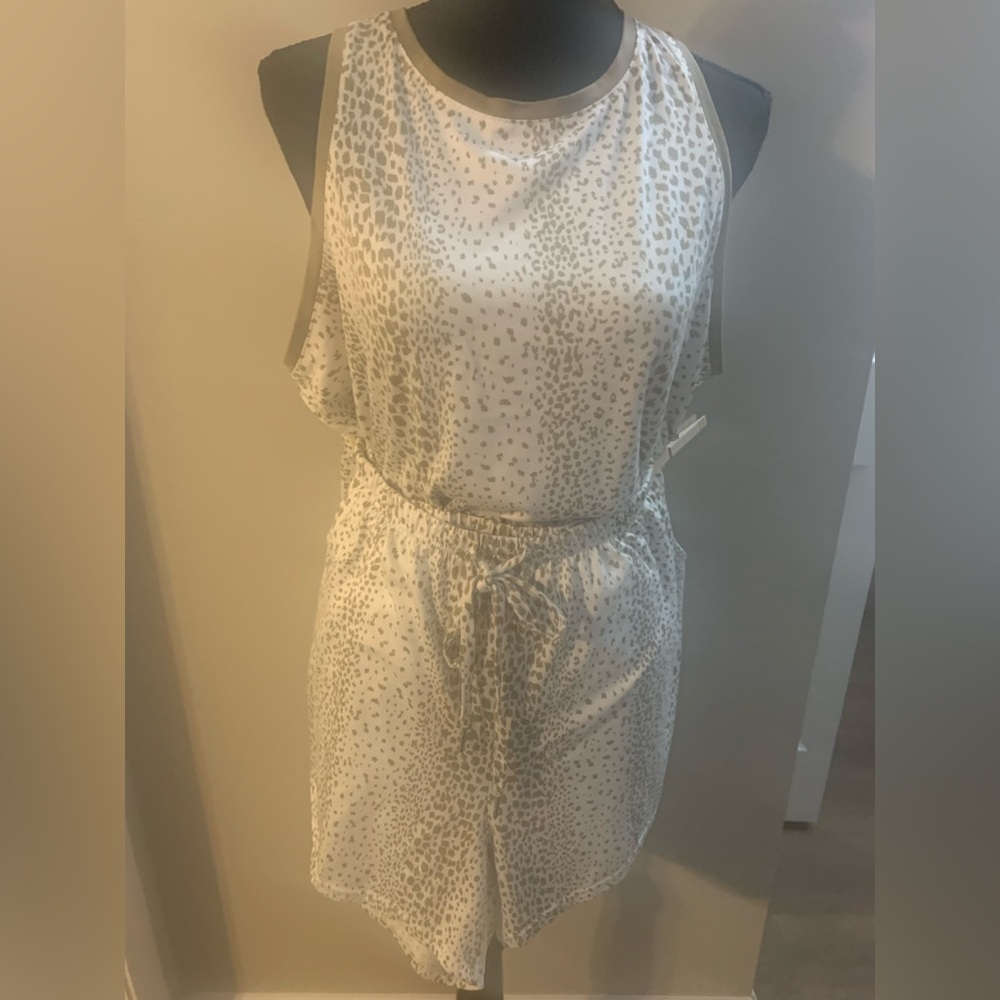 Nicole Miller New York pajama set